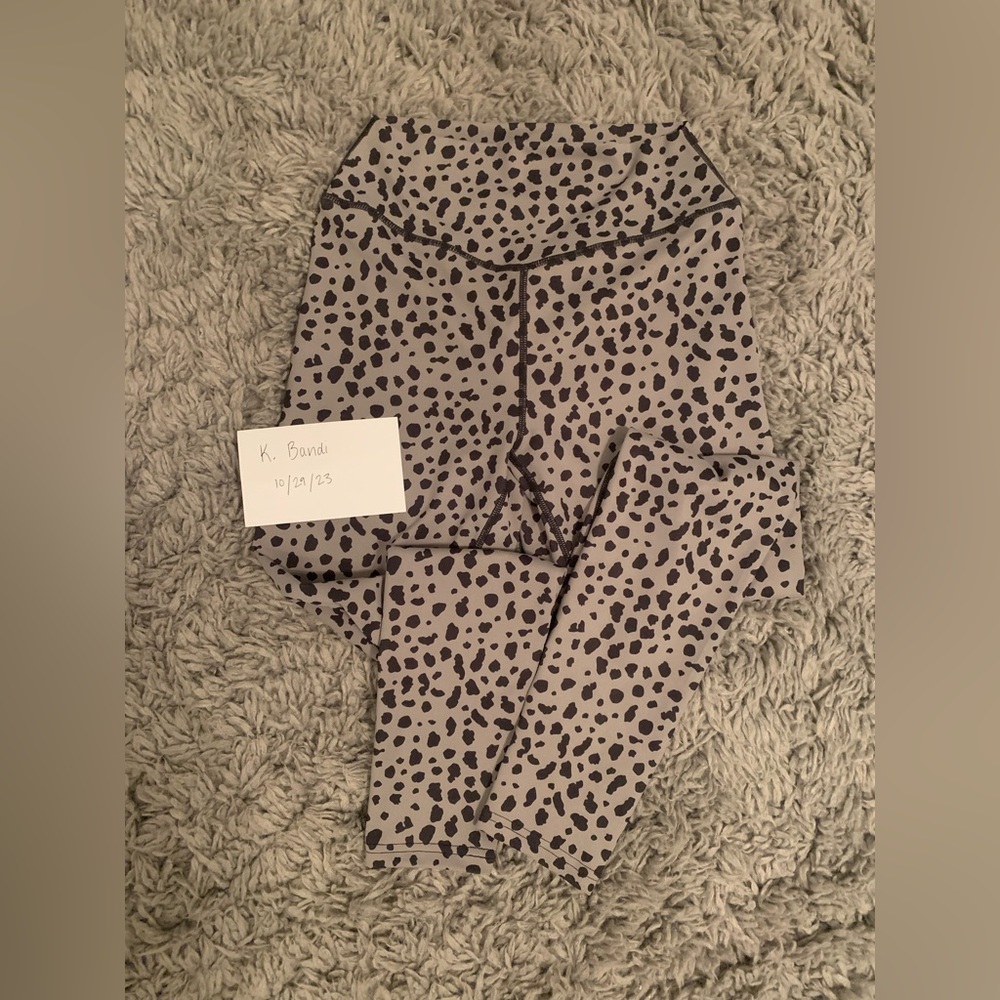 Balance Athletica (Vitality) grey snow leopard leggings